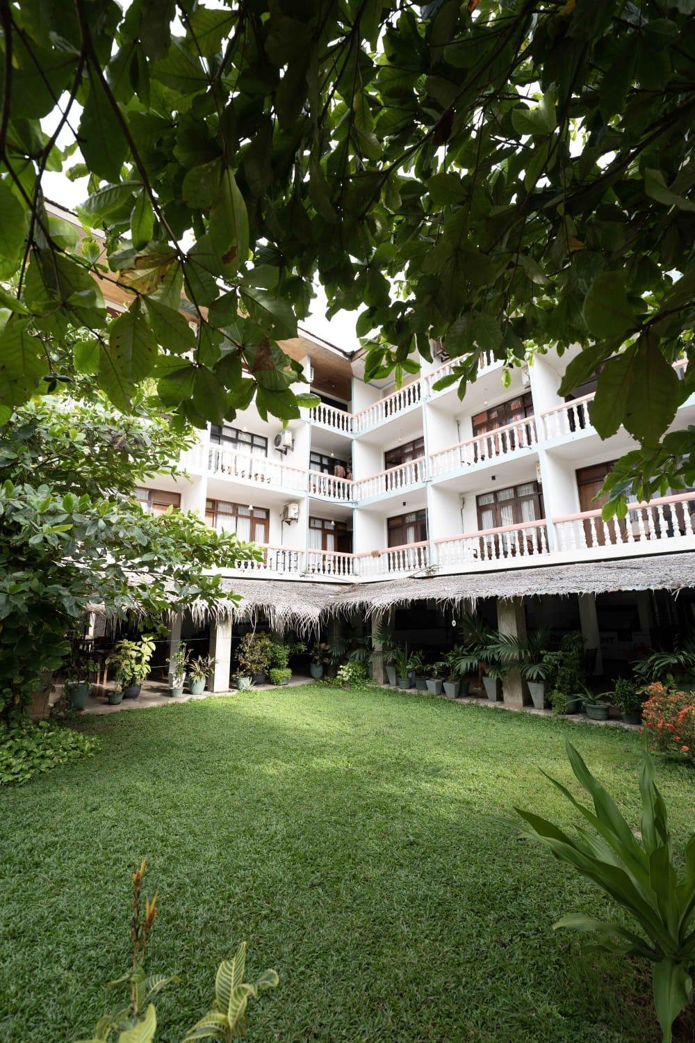 Topaz Beach Hotel Негомбо Экстерьер фото