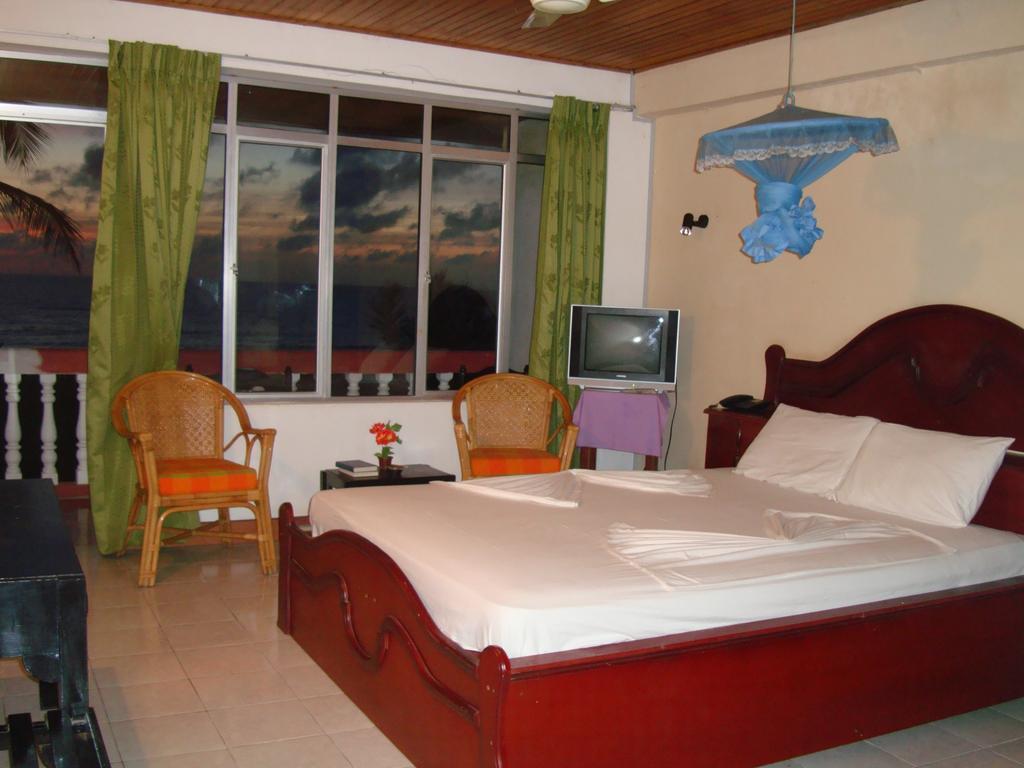 Topaz Beach Hotel Негомбо Экстерьер фото