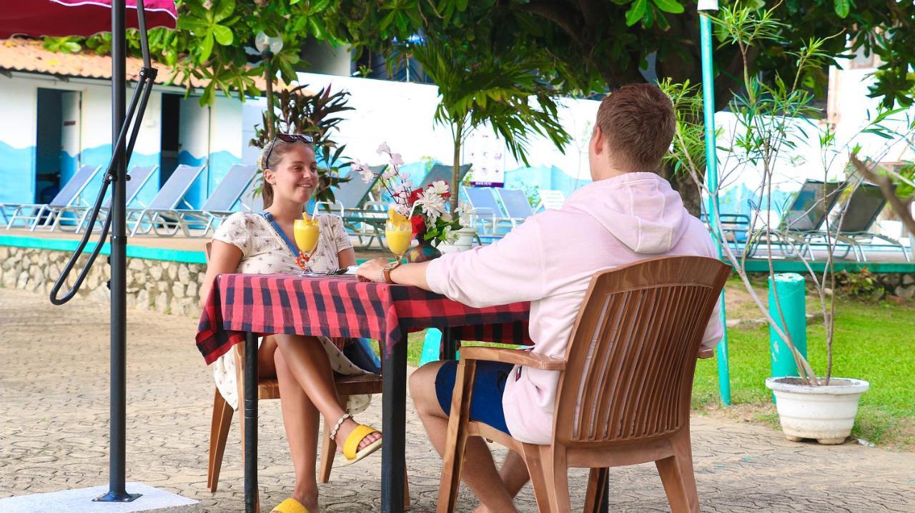 Topaz Beach Hotel Негомбо Экстерьер фото