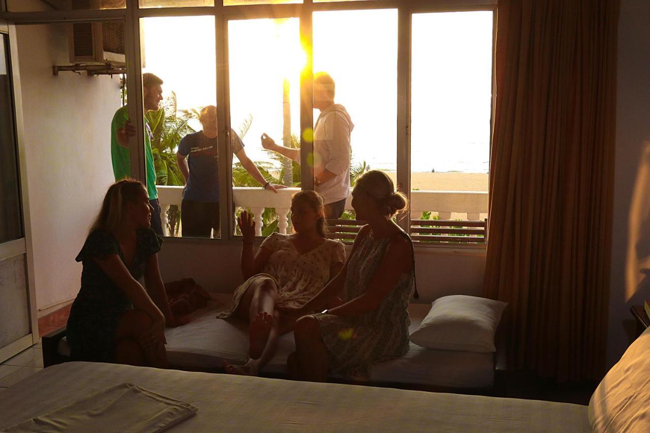 Topaz Beach Hotel Негомбо Экстерьер фото
